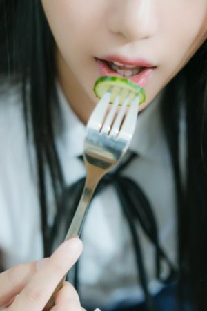 魔王爱上精灵女仆动漫在线观看